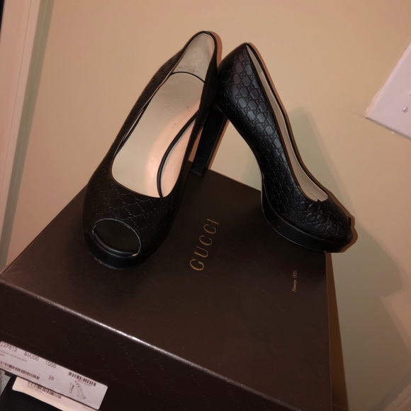 GUCCI HEELS - Picture 5 of 5